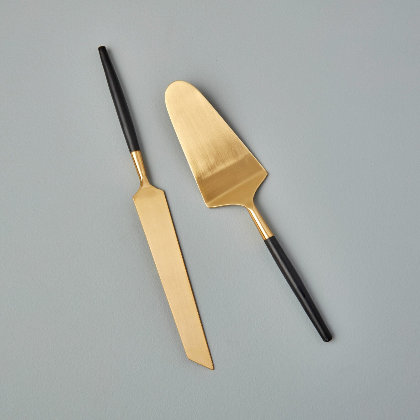 Black & Gold Cake Lift & Knife Set - Tea + Linen